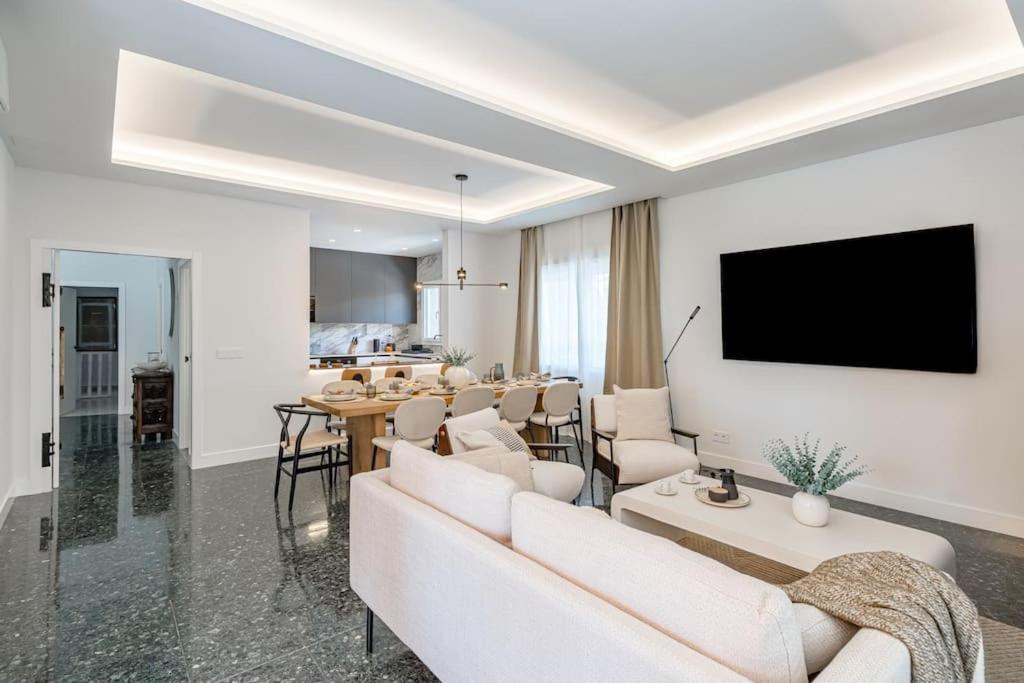 La Casa De Ines Villa อัลกาลาเดเอนาเรส ภายนอก รูปภาพ